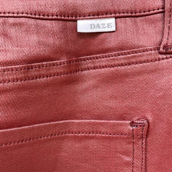 DAZE Daily Driver Coated Cropped Jeans in Wine Lips Womens 32 Burgundy Red NWT - Picture 11 of 16